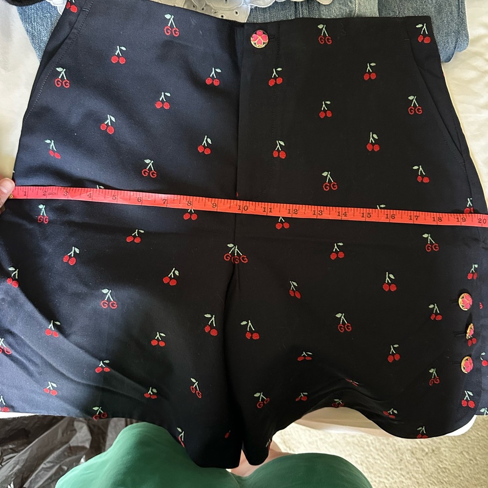 Gucci Cherry Print Navy Women's Shorts - Picture 7 of 7